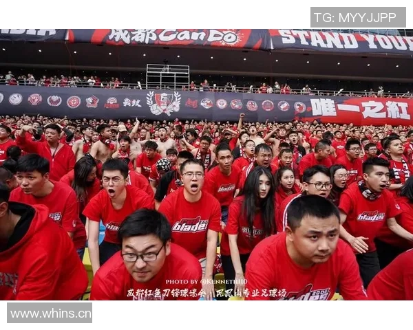 中国足球明星壁纸精选展示让你感受激情与荣耀的魅力瞬间 中国足球明星壁纸精选展示让你感受激情与荣耀的魅力瞬间